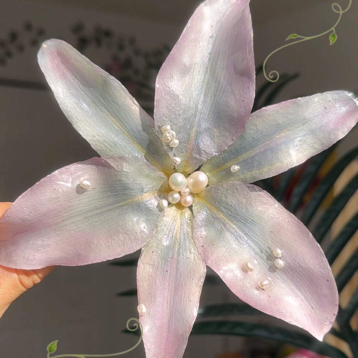 Lily Hair Clip